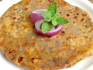 onion-paratha-recipe-in-hindi